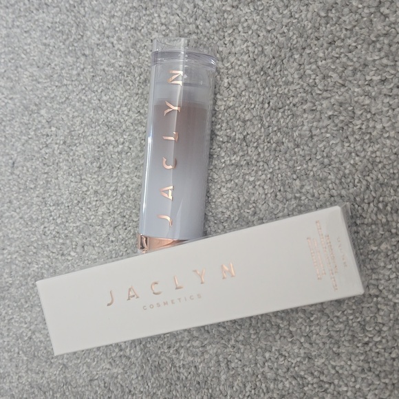 Jaclyn Cosmetics Other - Jaclyn Skin Perfecting Blurring Tint 30ml